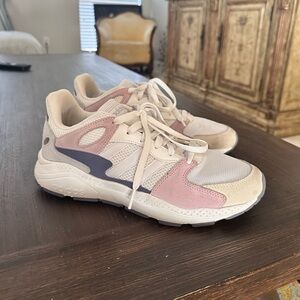 Adidas cloud foam sneakers.  Size 9! In perfect condition, barely worn. So comfy